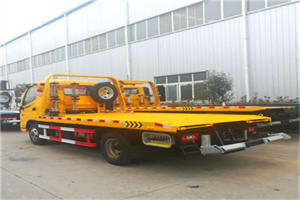 海城附近拖车救援搭电